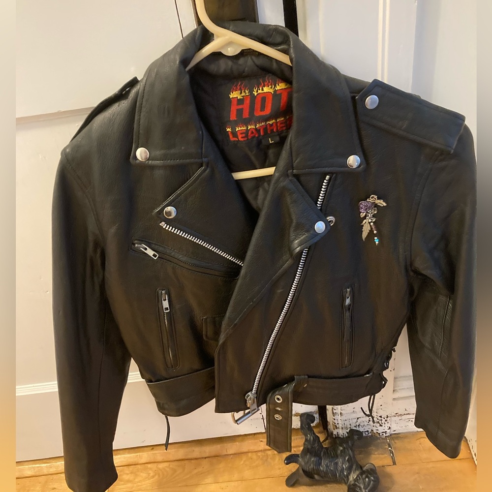 Women’s motorcycle leather jacket, gently used, sz Lg. $285 or b/o or bundle.